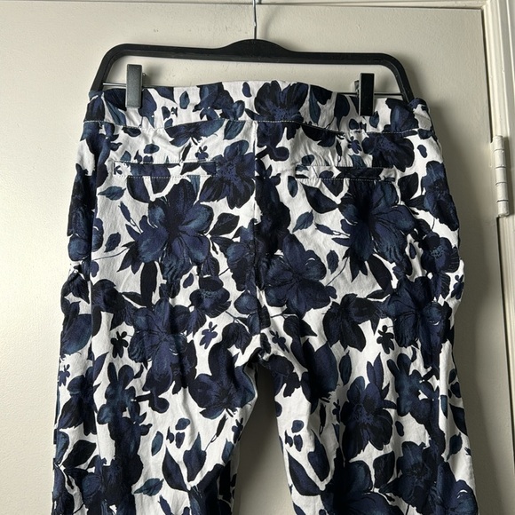Eliane Rose Elastic Waistband Blue Floral Stretchy Capri Pants Size 12 - Picture 3 of 6